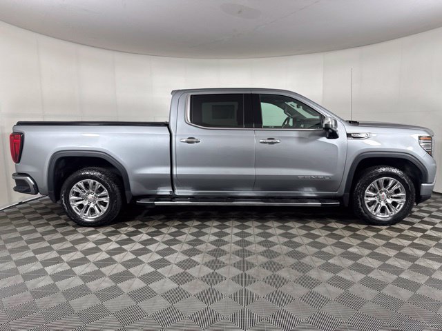 Used 2025 GMC Sierra 1500 Denali w/ Technology Package AWD/4WD image 2