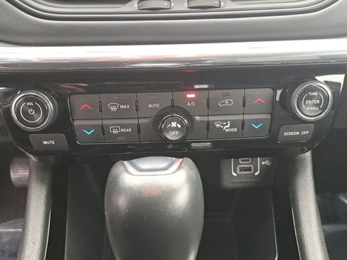 Certified 2022 Jeep Compass Limited image 23