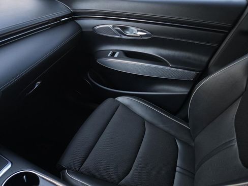 Used 2022 Genesis GV70 2.5T w/ Sport Prestige Package image 26