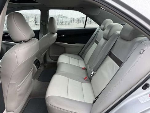 Used 2014 Toyota Camry XLE w/ Leather Package image 13