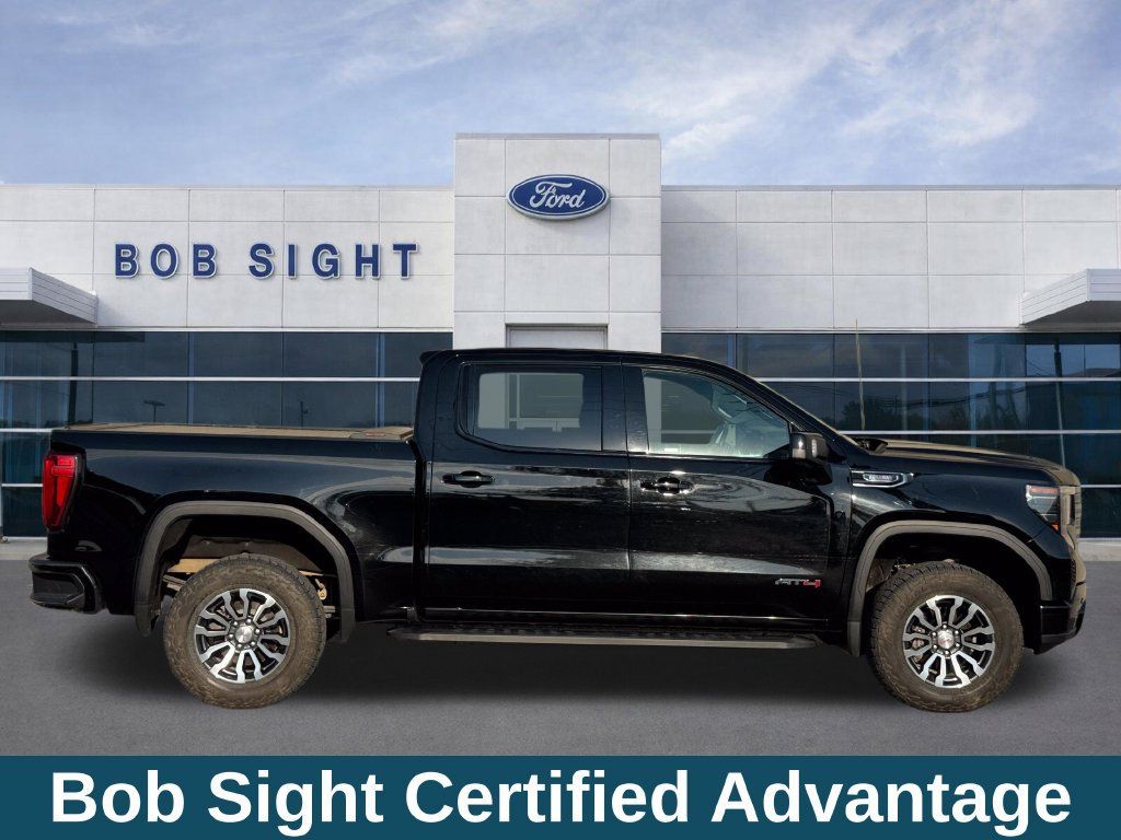 Used 2023 GMC Sierra 1500 AT4 w/ Technology Package AWD/4WD image 4