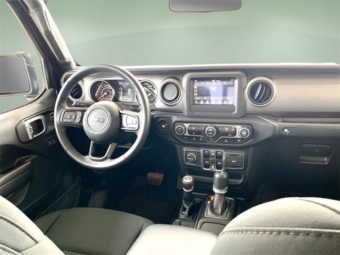 Used 2021 Jeep Gladiator Sport image 24