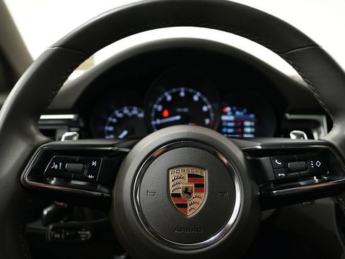 Used 2023 Porsche Macan AWD/4WD image 5