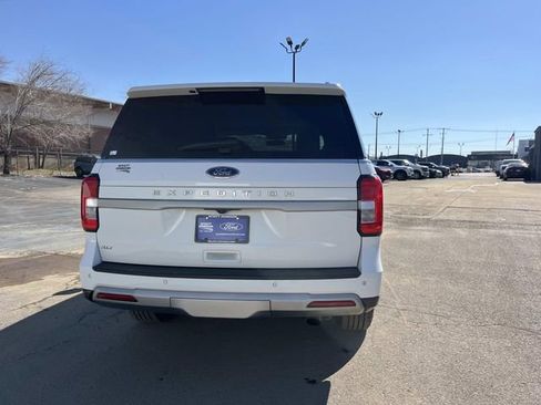 Certified 2023 Ford Expedition XLT image 4