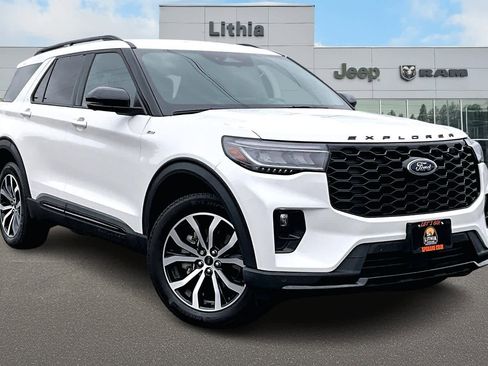 Used 2025 Ford Explorer ST-Line image 22