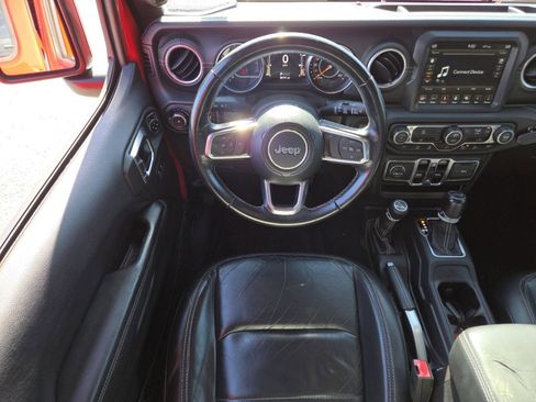 Used 2018 Jeep Wrangler Unlimited Sahara image 25