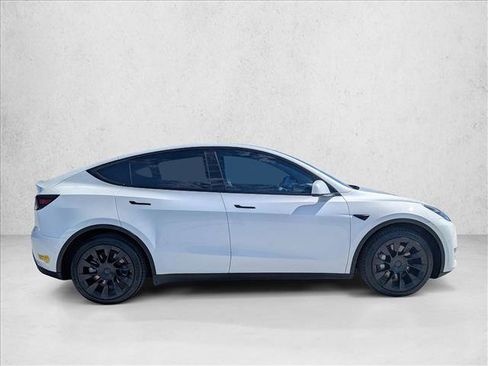 Used 2022 Tesla Model Y Long Range AWD/4WD image 4