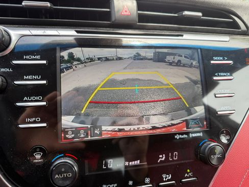 Used 2018 Toyota Camry XSE FWD image 22