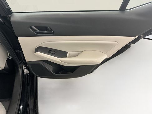 Used 2025 Nissan Altima 2.5 SV image 30