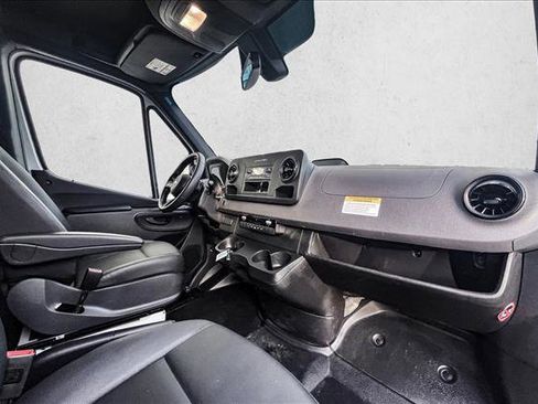 Used 2025 Mercedes-Benz Sprinter 2500 image 22