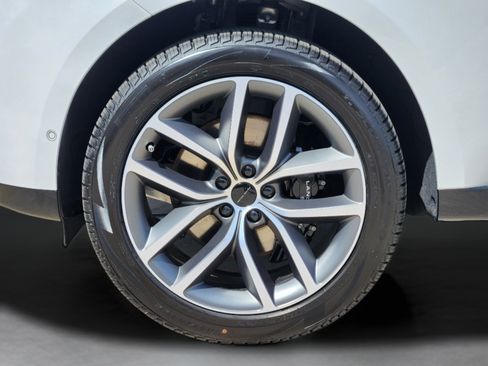 Used 2026 Land Rover Range Rover SE AWD/4WD image 11