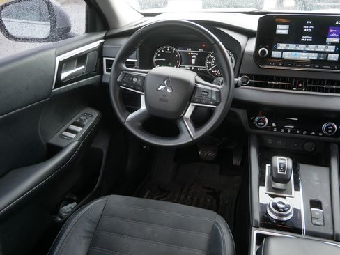 Used 2022 Mitsubishi Outlander SE AWD/4WD image 9