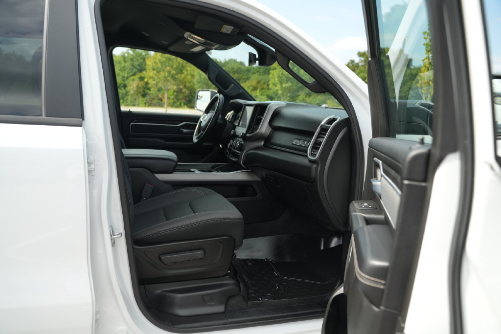 Used 2022 RAM 1500 Big Horn AWD/4WD image 18