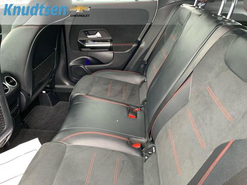 Used 2022 Mercedes-Benz GLA 250 4MATIC image 16