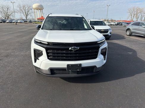 Used 2024 Chevrolet Traverse LT w/ Midnight/Sport Edition image 5