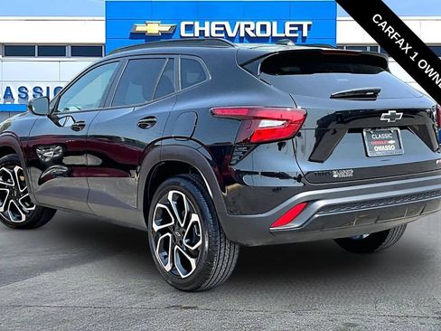 Used 2026 Chevrolet Trax RS w/ Sunroof Package FWD image 3