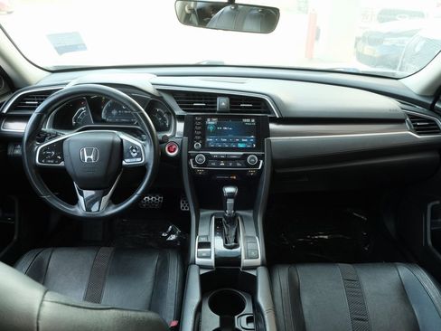 Used 2020 Honda Civic Touring image 3