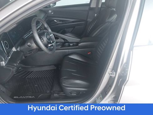 Certified 2025 Hyundai Elantra Limited FWD image 14