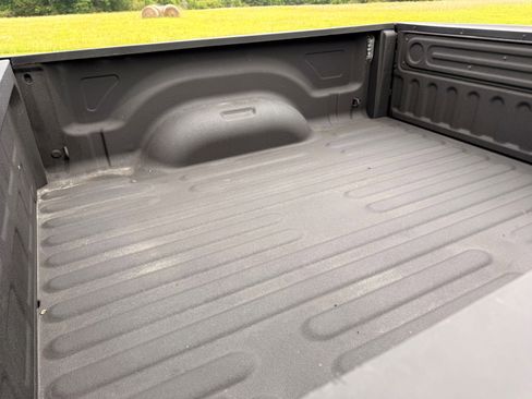Used 2020 RAM 1500 Classic SLT w/ Luxury Group RWD image 7