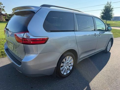 Used 2016 Toyota Sienna XLE Premium AWD/4WD image 8