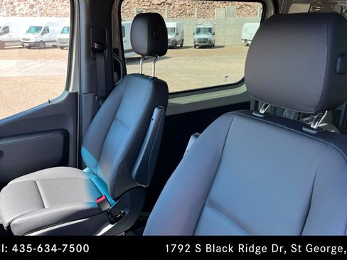 Used 2025 Mercedes-Benz Sprinter 2500 image 16