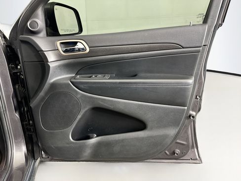 Used 2015 Jeep Grand Cherokee Laredo w/ Quick Order Package 23E image 30