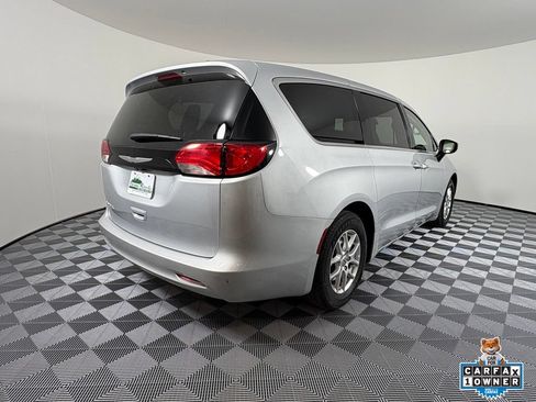 Used 2023 Chrysler Voyager LX FWD image 8