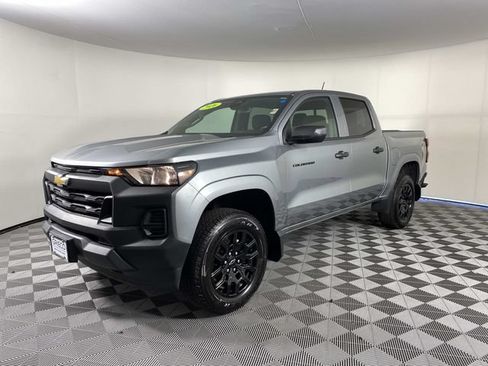 Used 2026 Chevrolet Colorado W/T w/ LPO, Utility Wall Package AWD/4WD image 4