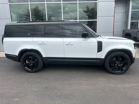 Used 2024 Land Rover Defender 130 S image 5