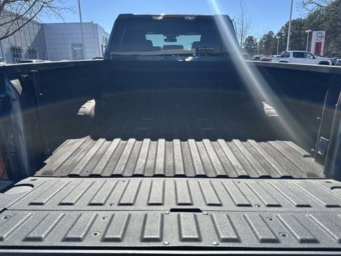 Used 2024 GMC Sierra 2500 SLT image 18