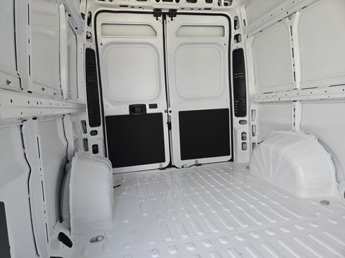 New 2026 RAM ProMaster 2500 w/ Convenience Group FWD image 18