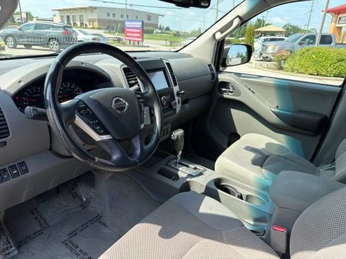 Used 2014 Nissan Frontier SV w/ SV Value Truck Package AWD/4WD image 9