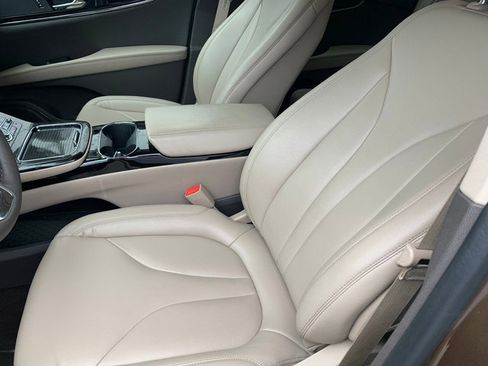 Used 2022 Lincoln Nautilus AWD image 18