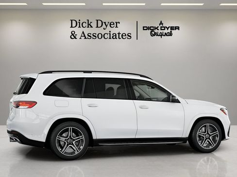 Used 2026 Mercedes-Benz GLS 450 4MATIC image 13