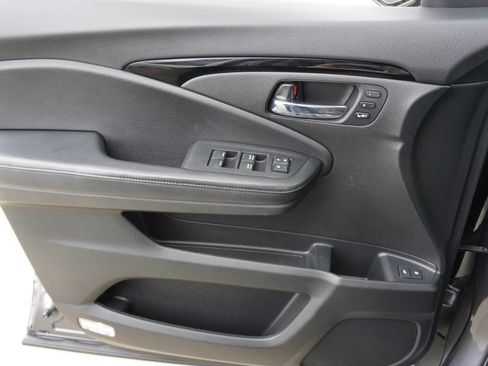 Used 2019 Honda Pilot Touring image 23