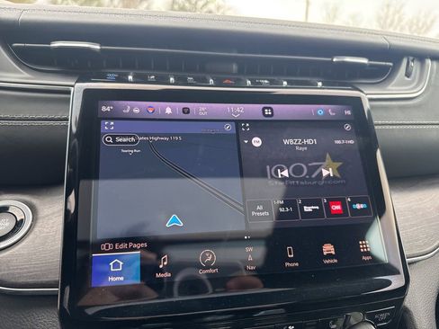 Used 2022 Jeep Grand Cherokee Overland image 25