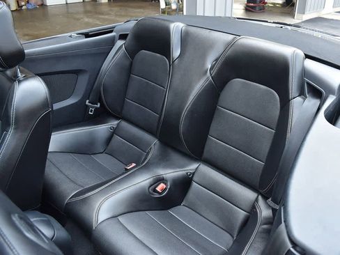 Used 2020 Ford Mustang Premium image 6