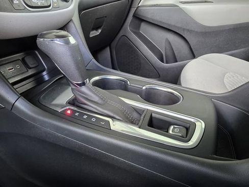 Used 2020 Chevrolet Equinox LS w/ LS Convenience Package FWD image 20