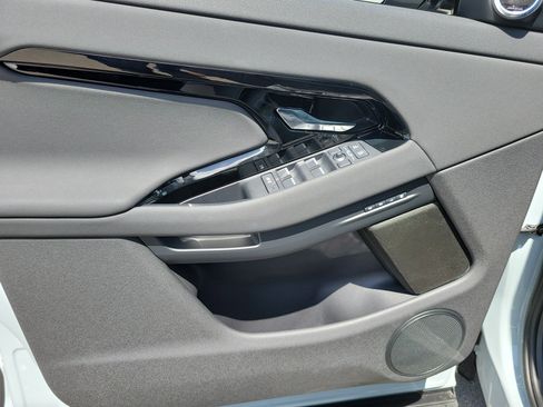 Used 2026 Land Rover Range Rover Evoque S AWD/4WD image 21