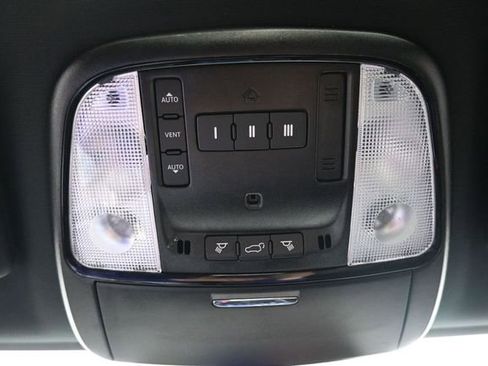 Used 2025 Dodge Durango R/T AWD/4WD image 36