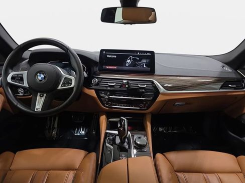 Certified 2023 BMW M550i xDrive w/ Executive Package AWD/4WD image 9