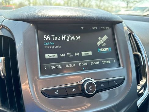 Used 2018 Chevrolet Cruze LT image 14