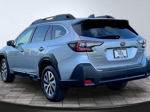 Certified 2025 Subaru Outback Premium w/ Popular Package #1A AWD/4WD image 4