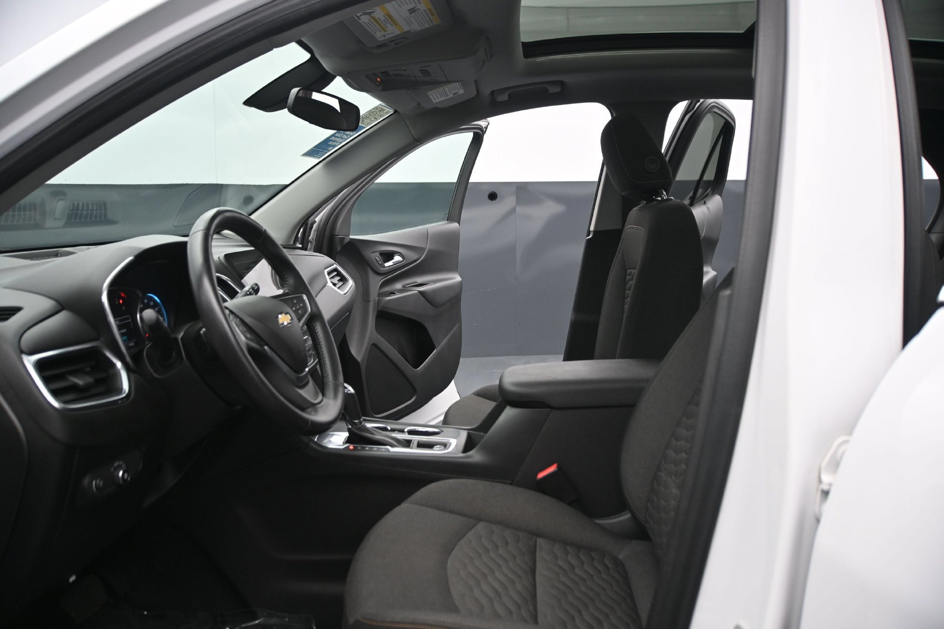 Used 2018 Chevrolet Equinox LT w/ Sun & Infotainment Package FWD image 20