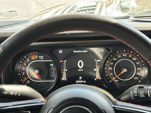 Certified 2024 Jeep Wrangler Unlimited Rubicon AWD/4WD image 23