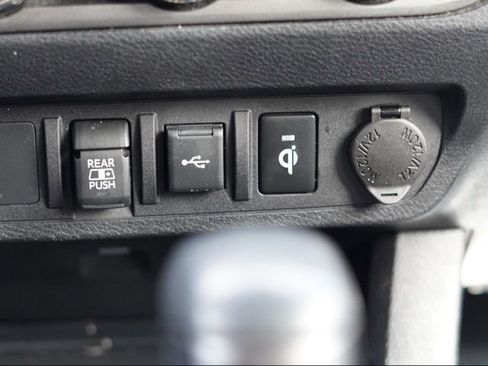 Certified 2023 Toyota Tacoma TRD Off-Road image 32