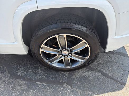 Used 2018 GMC Acadia Denali w/ Technology Package AWD/4WD image 13
