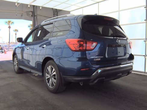 Used 2020 Nissan Pathfinder S image 4