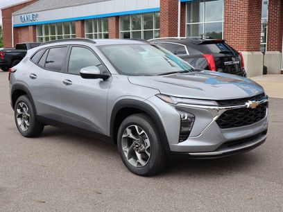 New 2025 Chevrolet Trax LT w/ Driver Confidence Package