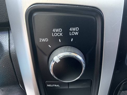 Used 2015 RAM 2500 Laramie w/ Black Appearance Group AWD/4WD image 32